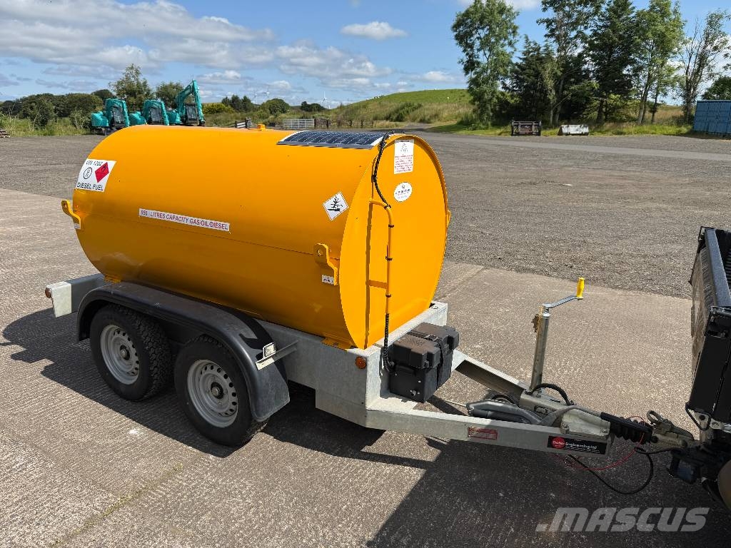 Trailer Engineering 950L Bowser Fuel and additive tanks