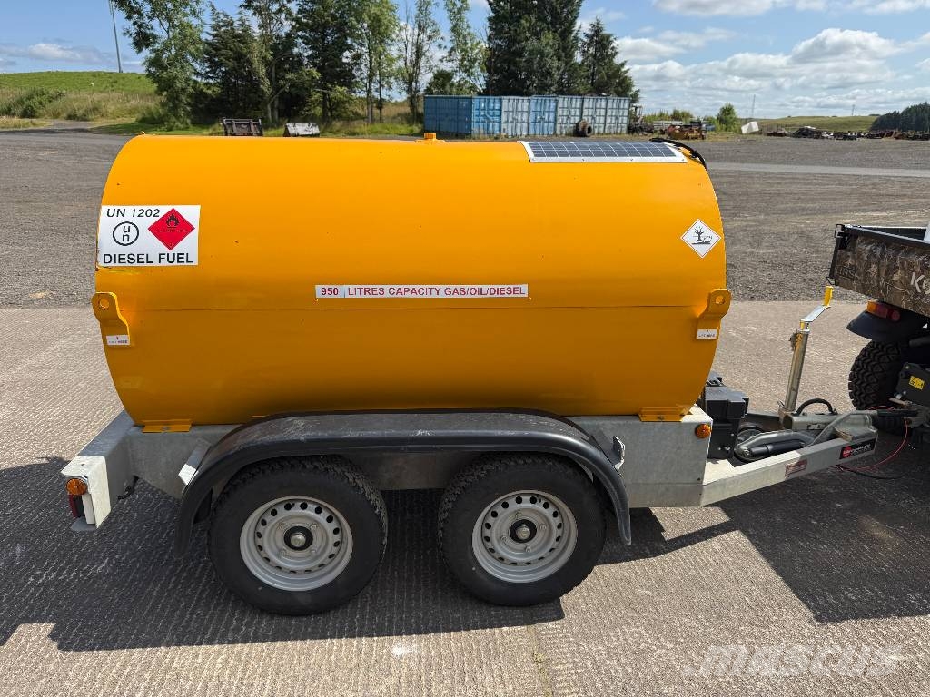 Trailer Engineering 950L Bowser Fuel and additive tanks