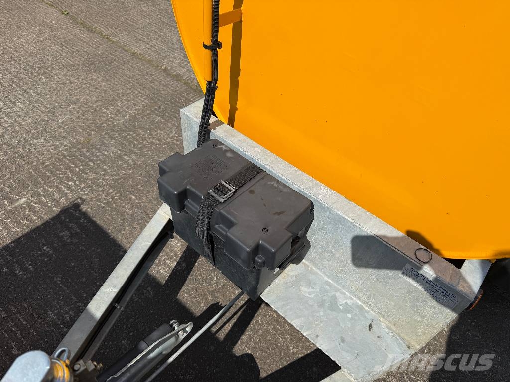 Trailer Engineering 950L Bowser Fuel and additive tanks