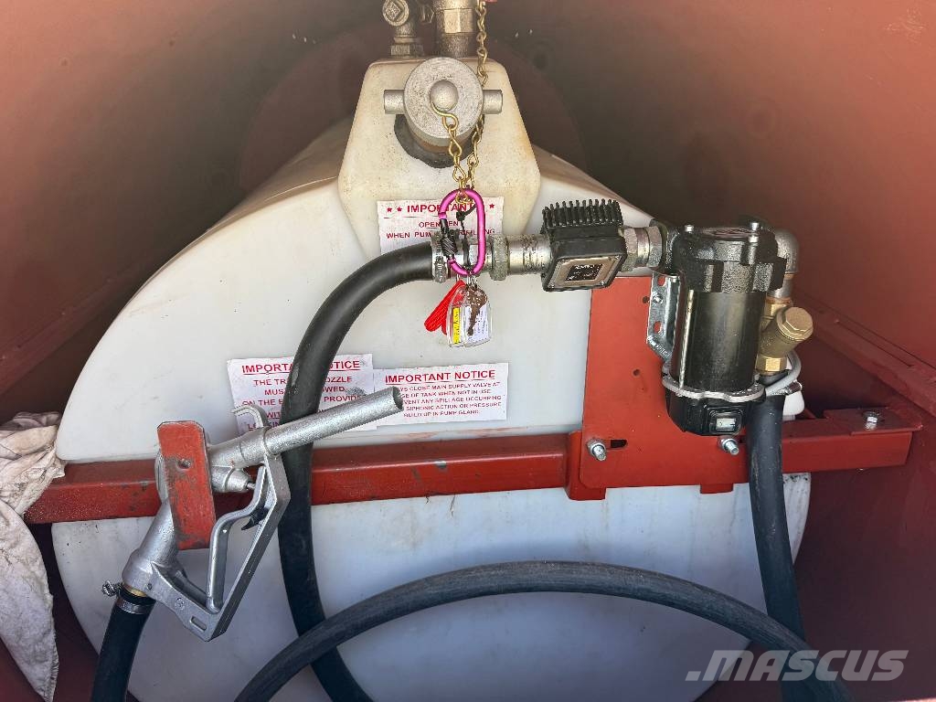 Trailer Engineering 950L Bowser Fuel and additive tanks