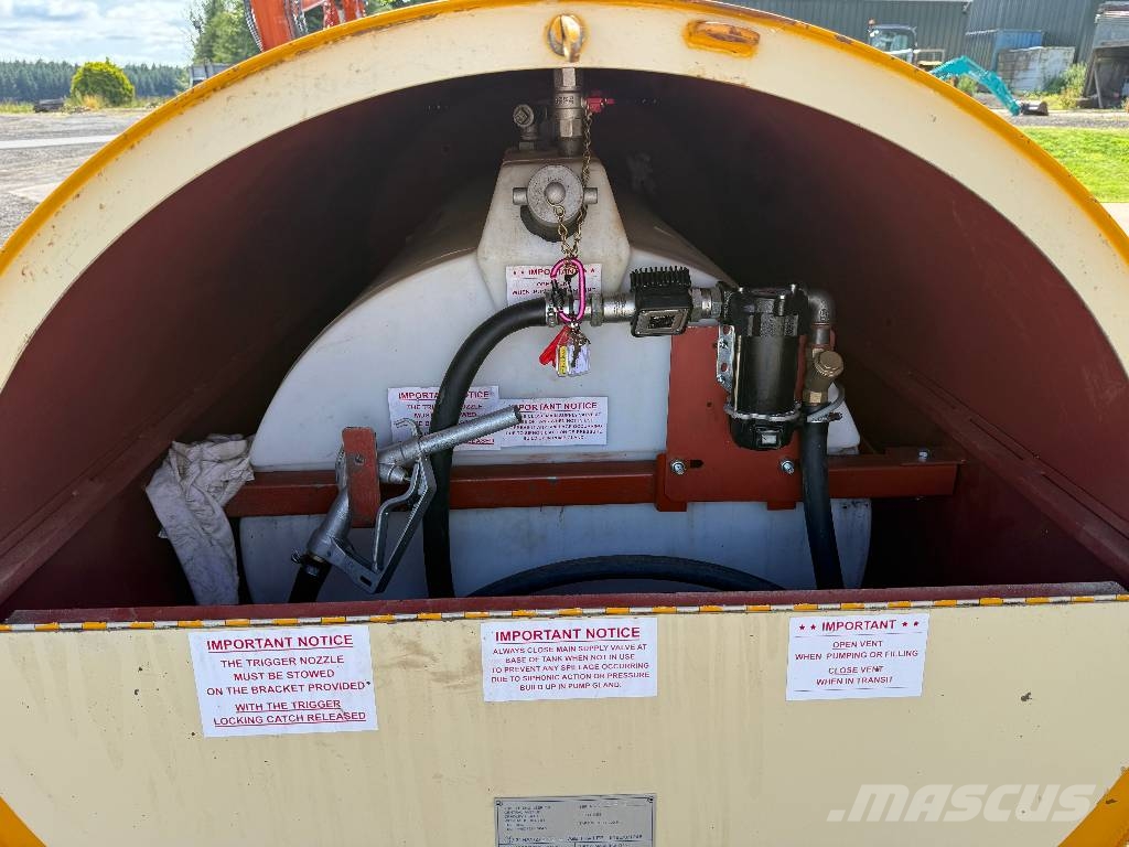 Trailer Engineering 950L Bowser Fuel and additive tanks