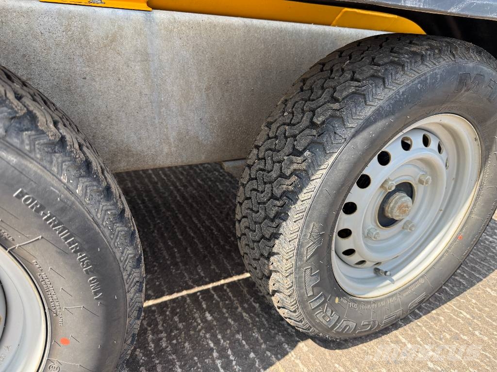 Trailer Engineering 950L Bowser Fuel and additive tanks