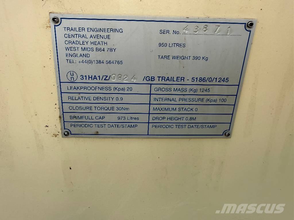 Trailer Engineering 950L Bowser Fuel and additive tanks