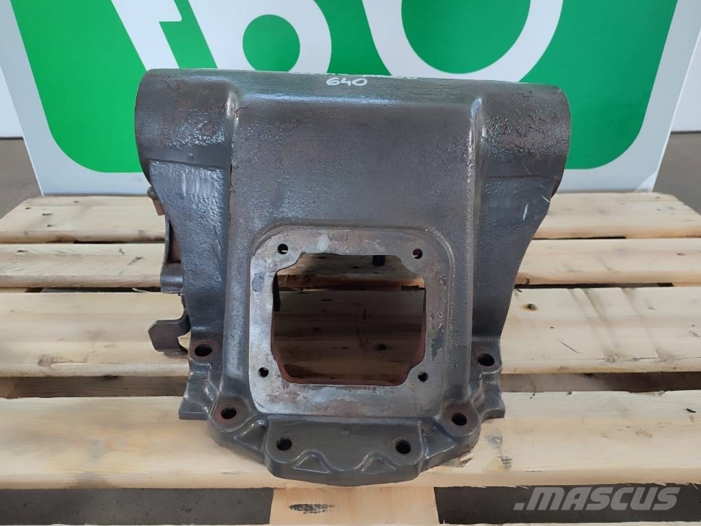 CLAAS Rear linkage body housing 133081 CLAAS ARION 640 Podvozje in vzmetenje