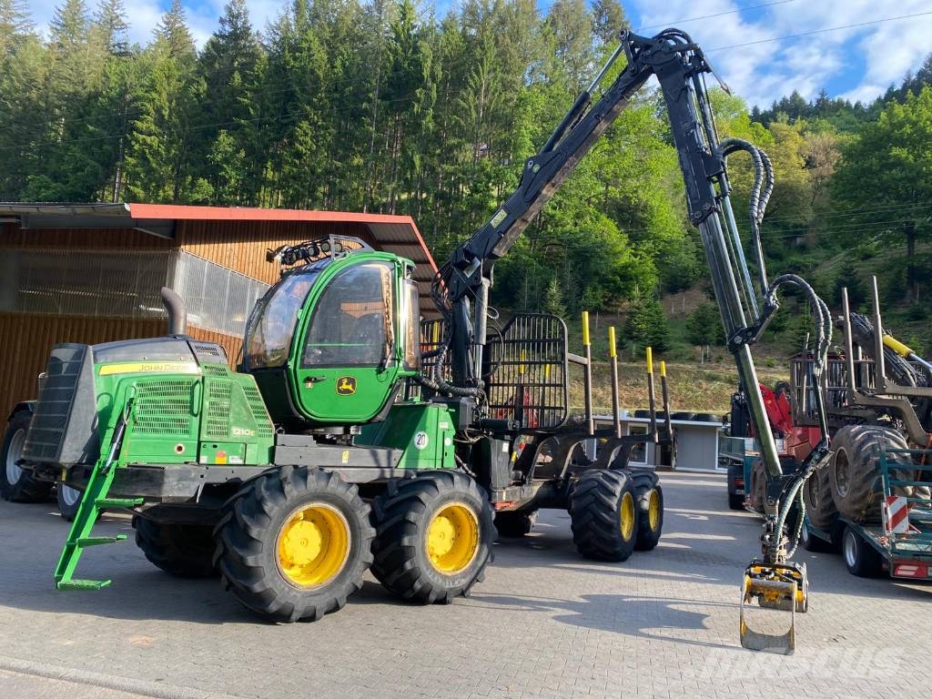 John Deere 1210 E 集运机