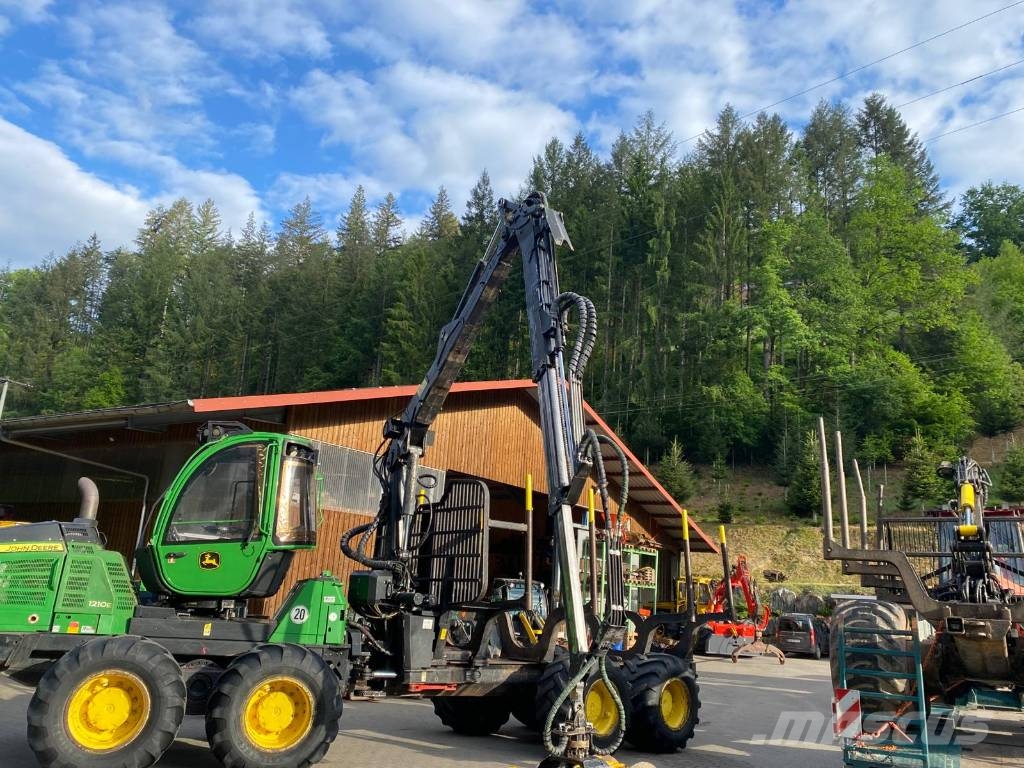 John Deere 1210 E 集运机