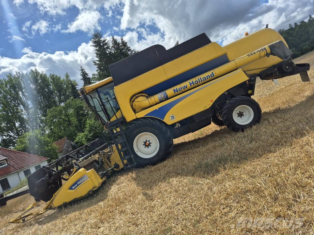 New Holland CSX 7050 Mietitrebbiatrici