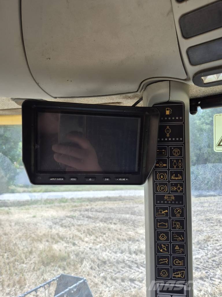 New Holland CSX 7050 Mietitrebbiatrici
