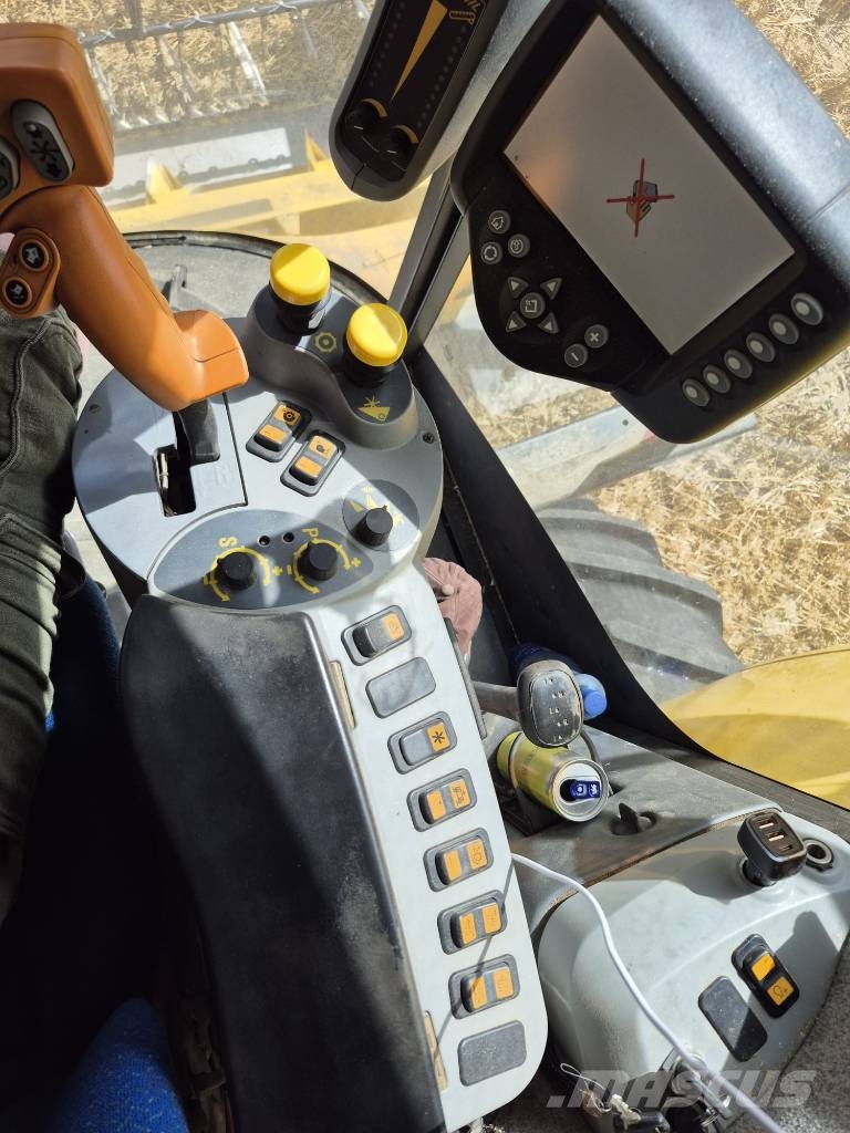 New Holland CSX 7050 Mietitrebbiatrici