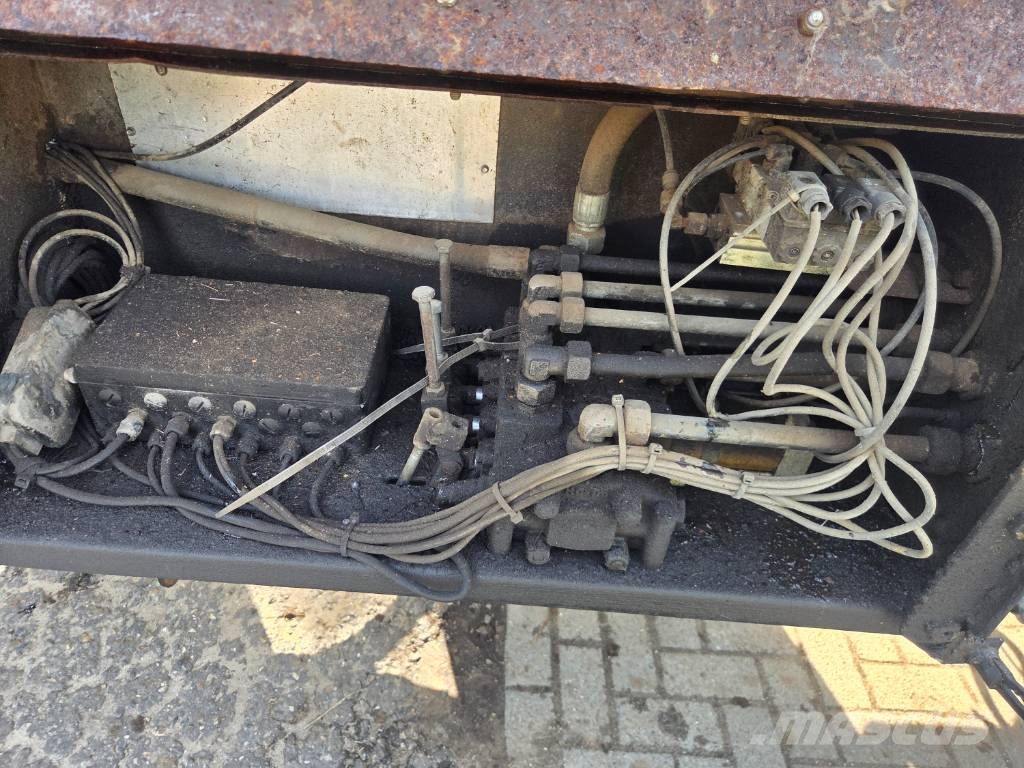 Peecon CAR-260L Hook lift trailers