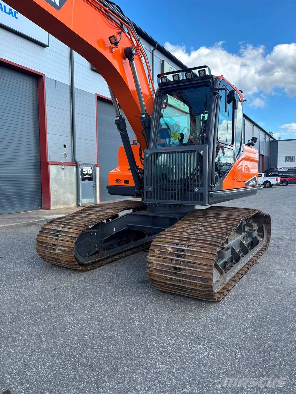 Develon DX160HT-7 Excavadoras sobre orugas