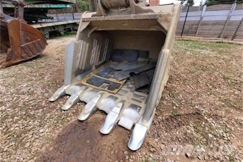 Volvo EC480DL EXCAVATOR 小型挖掘机