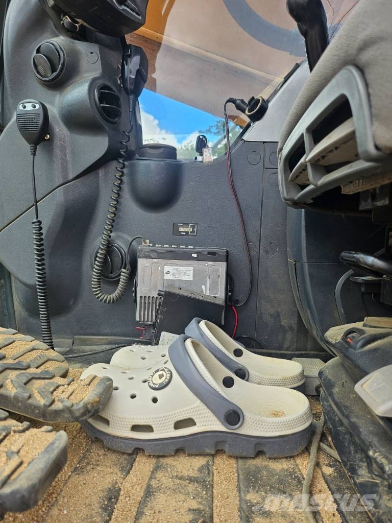 Hyundai Robex 300 LC Pásová rýpadla