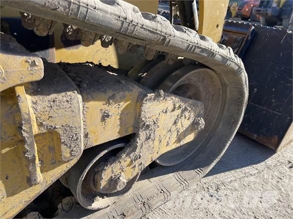 CAT 259D لوادر انزلاقية التوجيه
