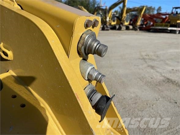 CAT 259D لوادر انزلاقية التوجيه
