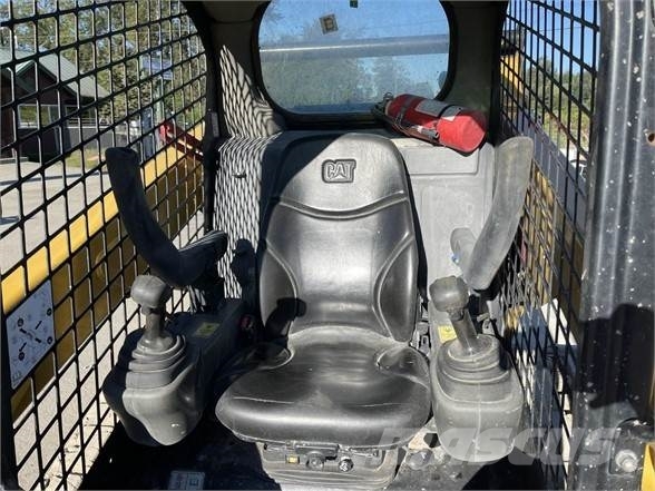 CAT 259D لوادر انزلاقية التوجيه