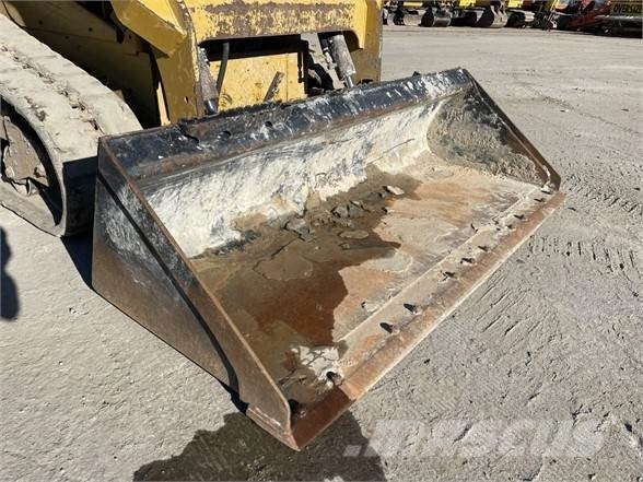 CAT 259D لوادر انزلاقية التوجيه