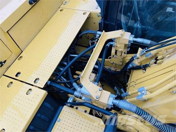 CAT 320 Excavatoare pe șenile