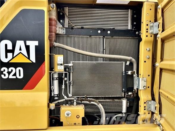 CAT 320 Excavatoare pe șenile