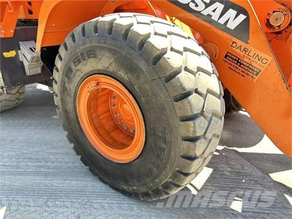 Doosan DL300 Kolesové nakladače