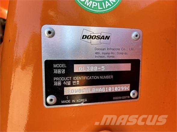Doosan DL300 Kolesové nakladače