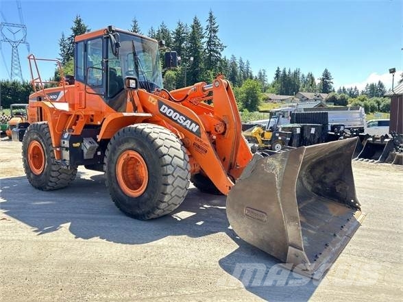 Doosan DL300 Kolesové nakladače