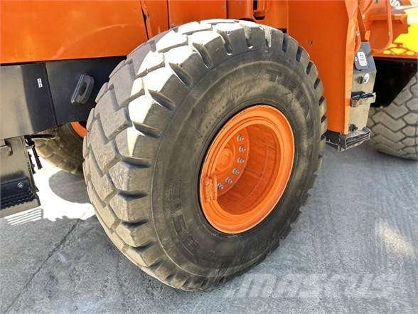 Doosan DL300 Kolesové nakladače