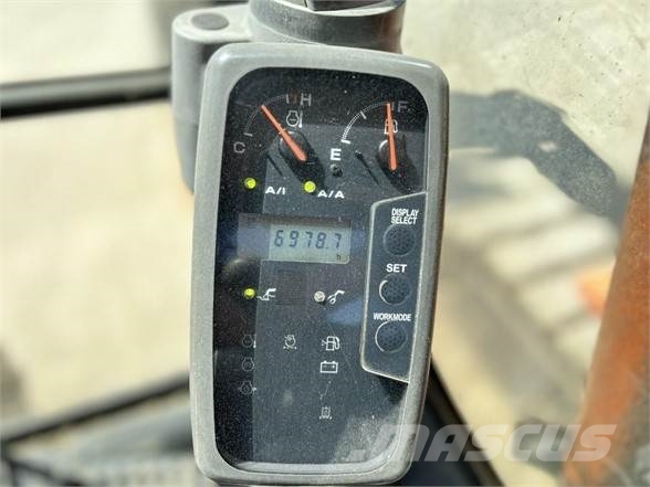 Hitachi ZX135US حفارات زحافة