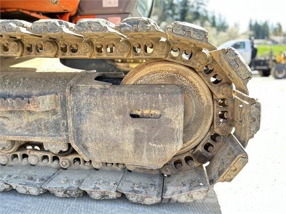 Hitachi ZX135US حفارات زحافة