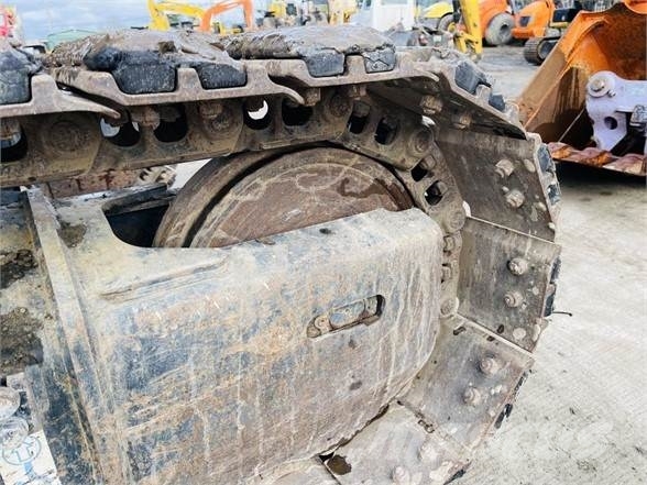 Hitachi ZX135US-5 حفارات زحافة
