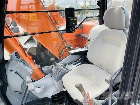 Hitachi ZX135US-5 حفارات زحافة