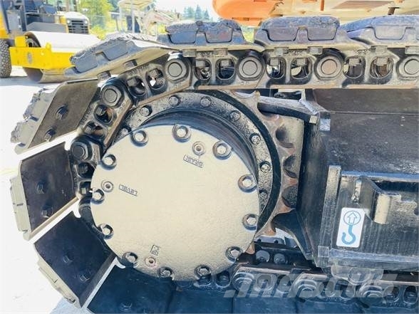 Hitachi ZX135US-5 حفارات زحافة