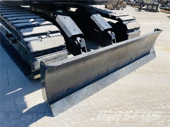 Hitachi ZX135US-5 حفارات زحافة