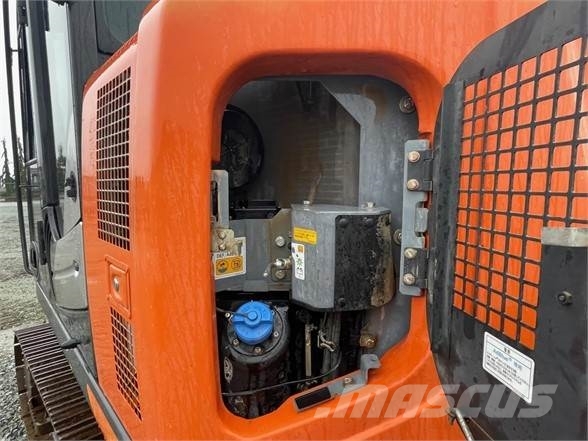 Hitachi ZX135US-6 Escavadeiras de esteiras