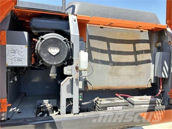 Hitachi ZX200-6 Гусеничні екскаватори