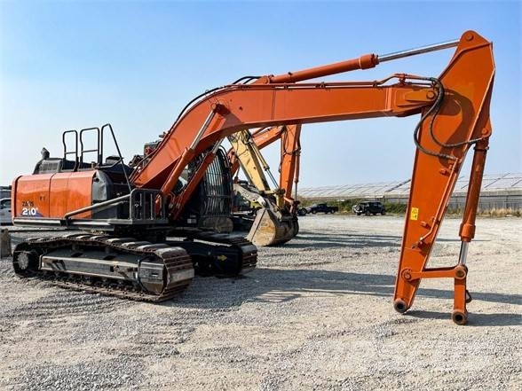 Hitachi ZX210K-6 حفارات زحافة
