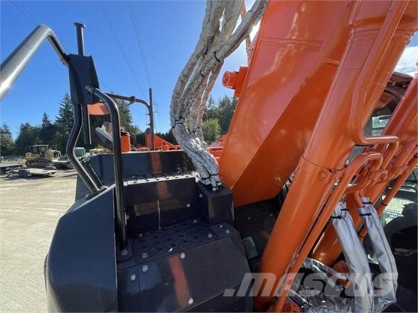 Hitachi ZX225USR-6 Bagri goseničarji