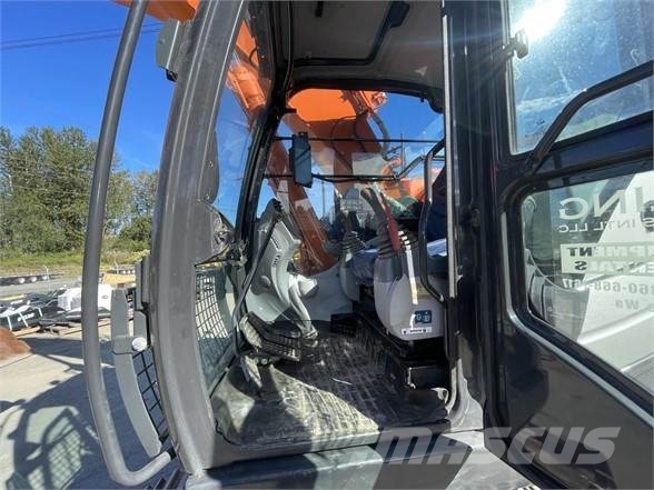 Hitachi ZX225USR-6 Bagri goseničarji