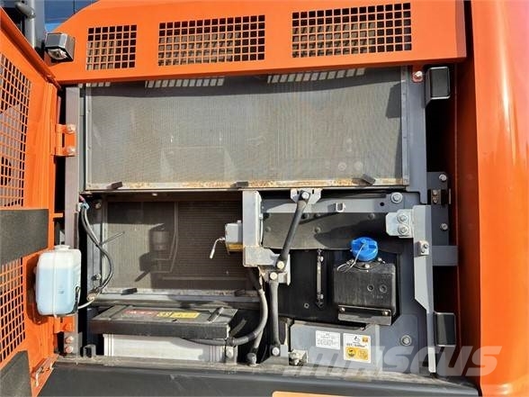 Hitachi ZX225USR-6 Bagri goseničarji