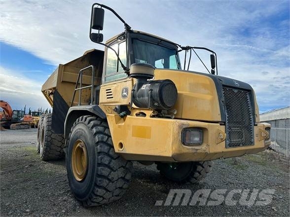 John Deere 400D アーティキュレート式ダンプトラック