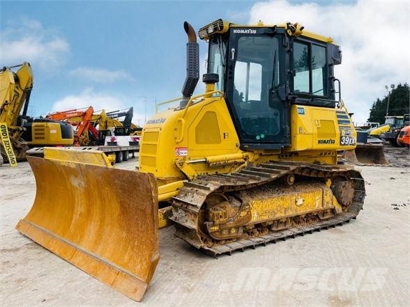 Komatsu D39EX-24 Pásové dozéry