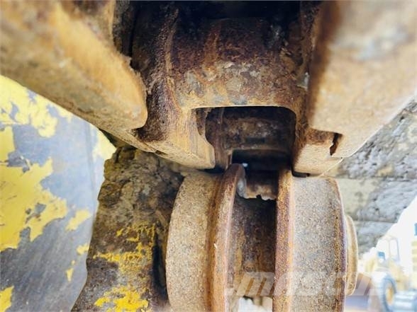 Komatsu D39EX-24 Pásové dozéry