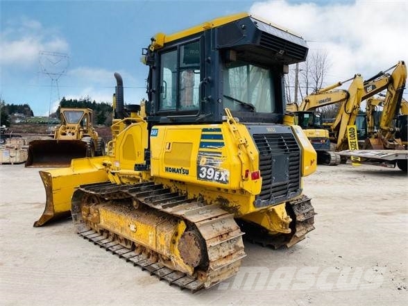 Komatsu D39EX-24 Pásové dozéry