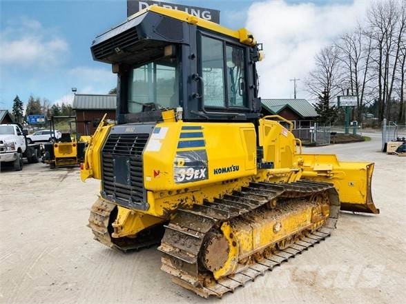 Komatsu D39EX-24 Pásové dozéry