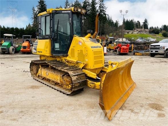 Komatsu D39EX-24 Pásové dozéry