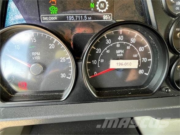 Peterbilt 567 傾卸式卡車