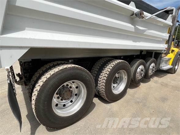 Peterbilt 567 傾卸式卡車