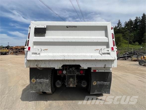 Peterbilt 567 傾卸式卡車