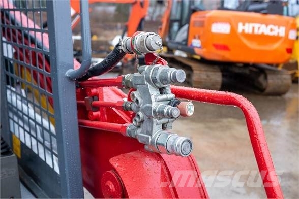 Takeuchi TL8 Skid steer loaders