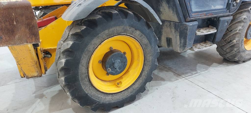 JCB 540V140 Teleskopiniai krautuvai žemės ūkiui